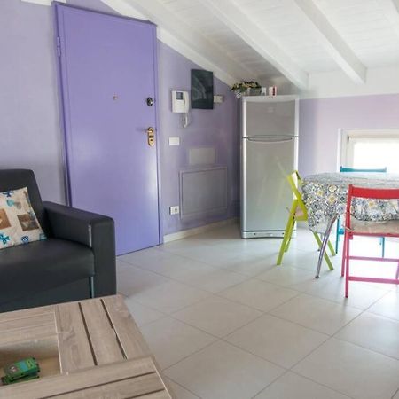 Apartment Viole, Cozy Attic Set In The Old Town Next To The Lake Arona Buitenkant foto